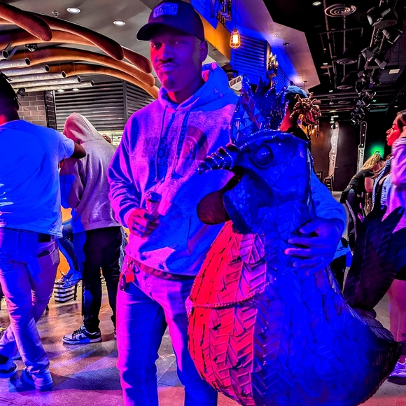 Meet your Posher, Christopher - Picture 2 of 8